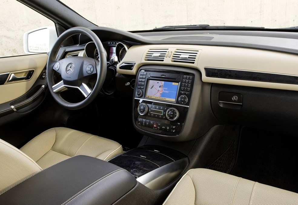 mercedes-benz-r_class-w251-p219070b.jpg
