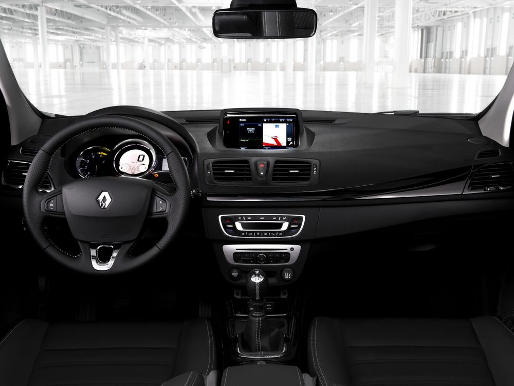 Renault Megane Coupe 2014 — интерьер, фото 1