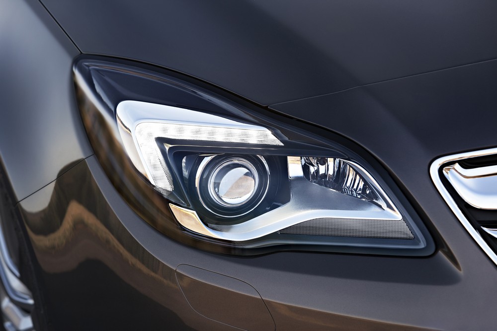 Opel Insignia 2014 — экстерьер, биксенон