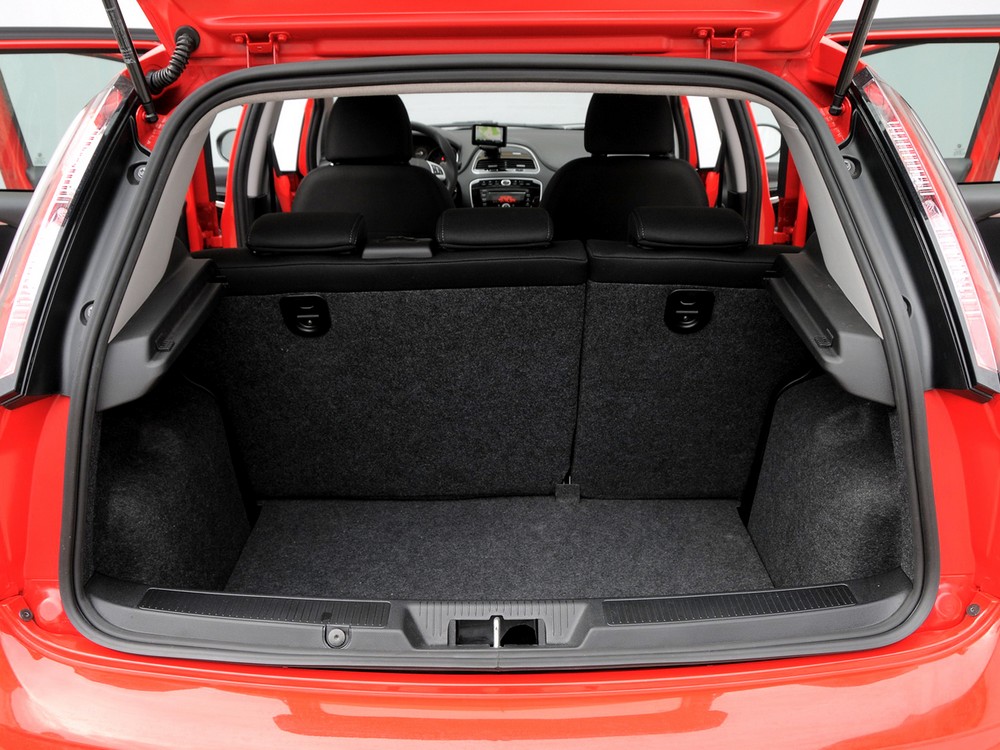 FIAT Punto 2012 — багажник, фото