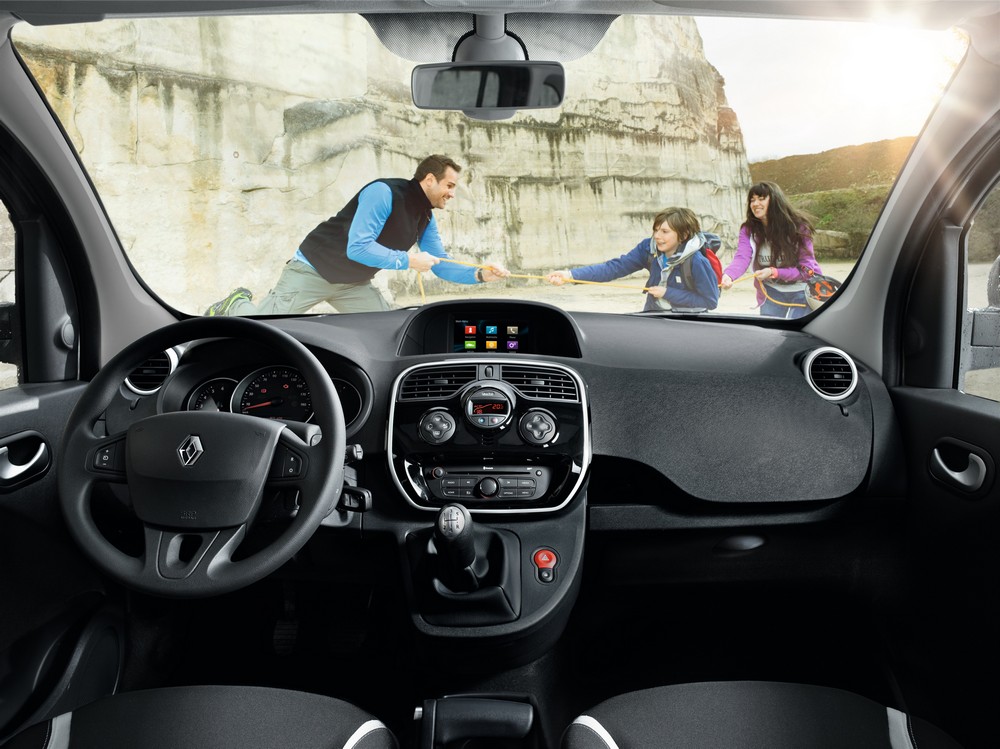 Renault Kangoo 2013 — интерьер, передняя панель, фото